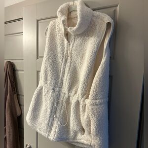 Lou & Grey White Sherpa Vest